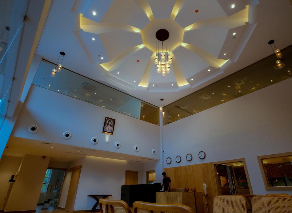 Beeza Clubhouse Hotel Котаям Екстериор снимка