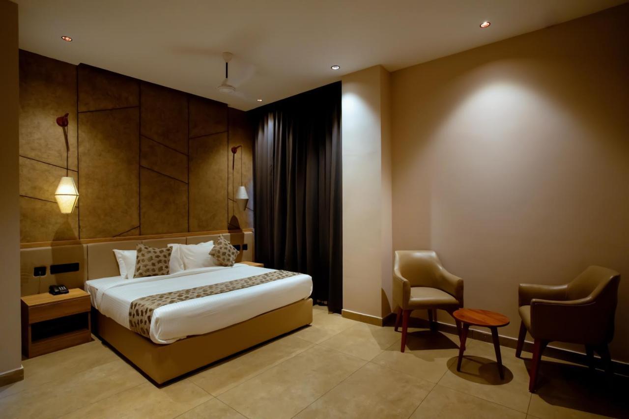 Beeza Clubhouse Hotel Котаям Екстериор снимка