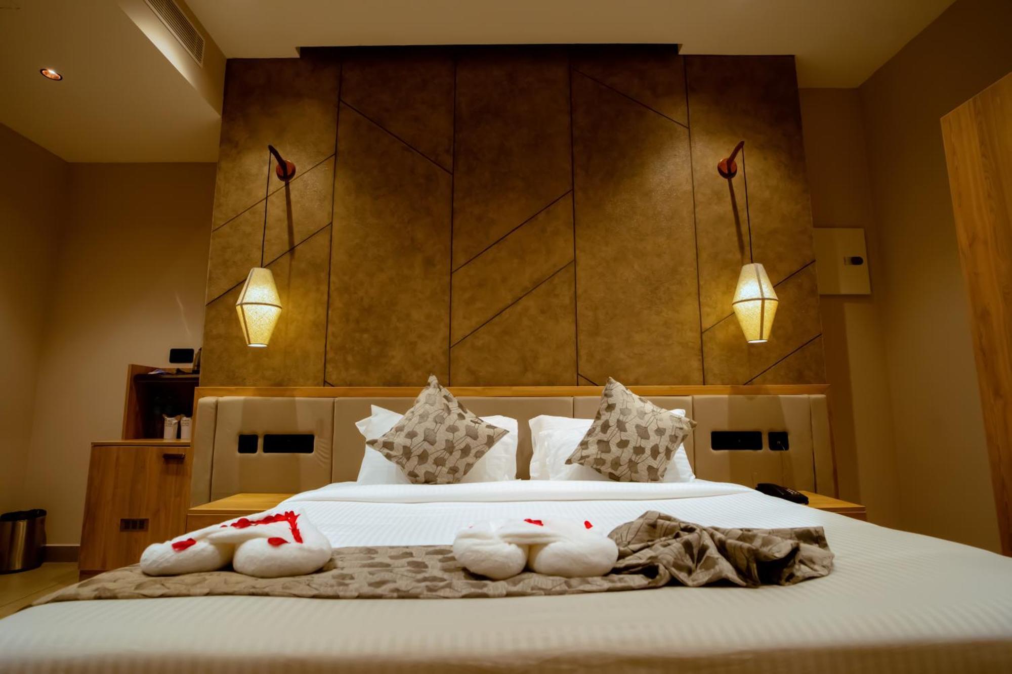 Beeza Clubhouse Hotel Котаям Екстериор снимка