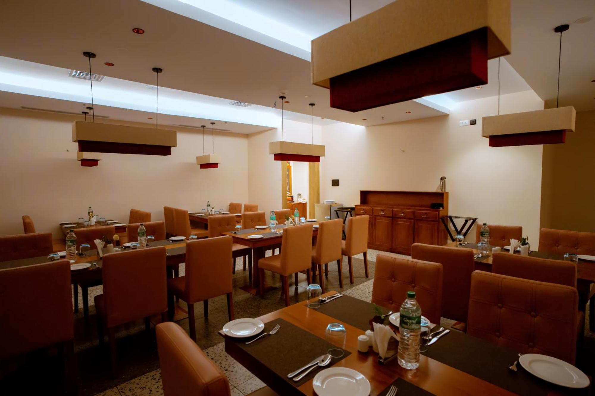Beeza Clubhouse Hotel Котаям Екстериор снимка